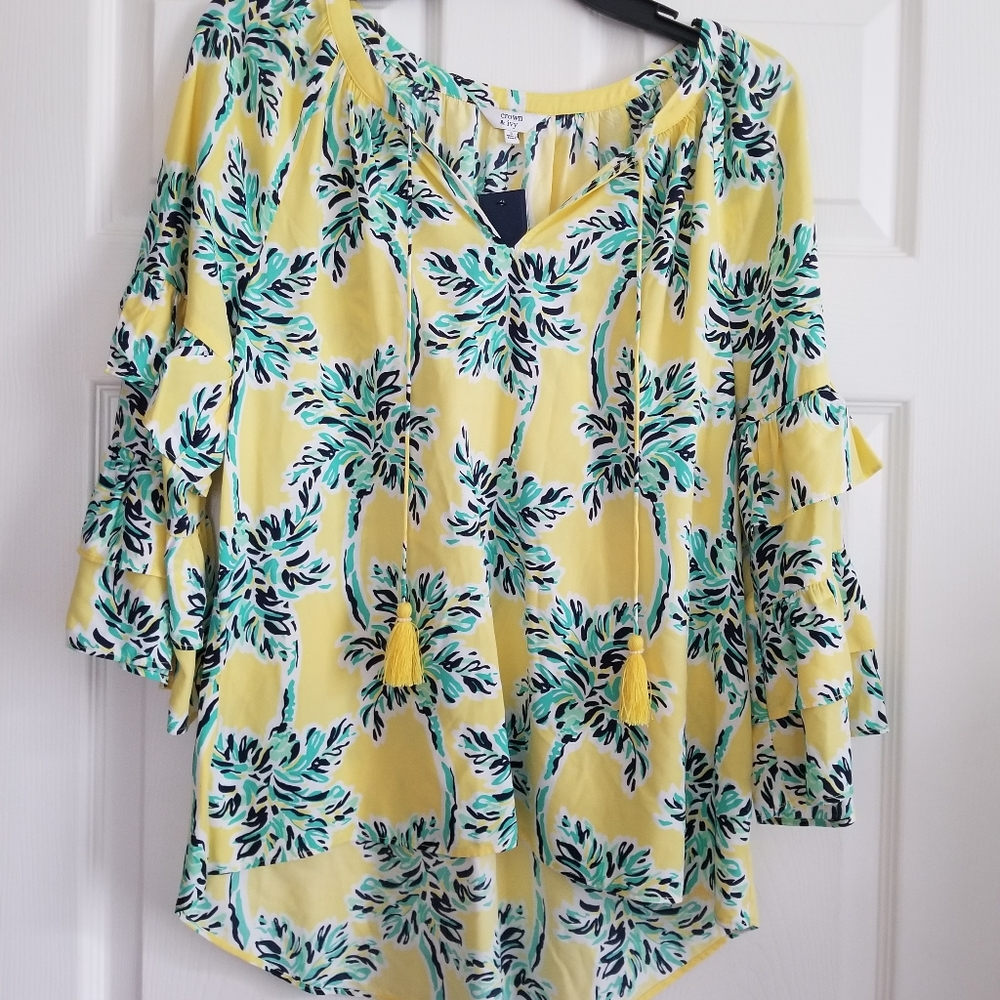 Crown & Ivy top